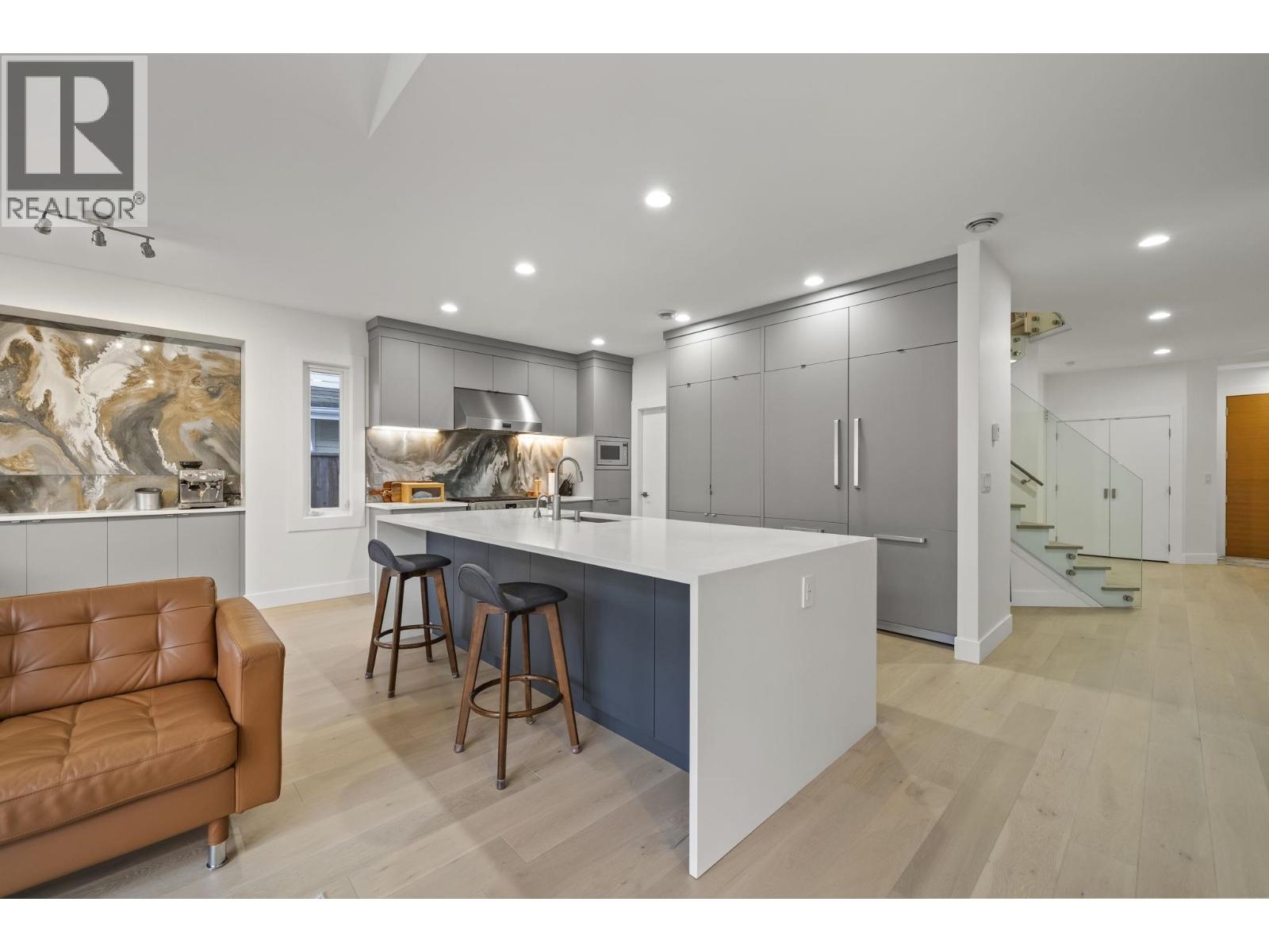 5358 CRESCENT DRIVE