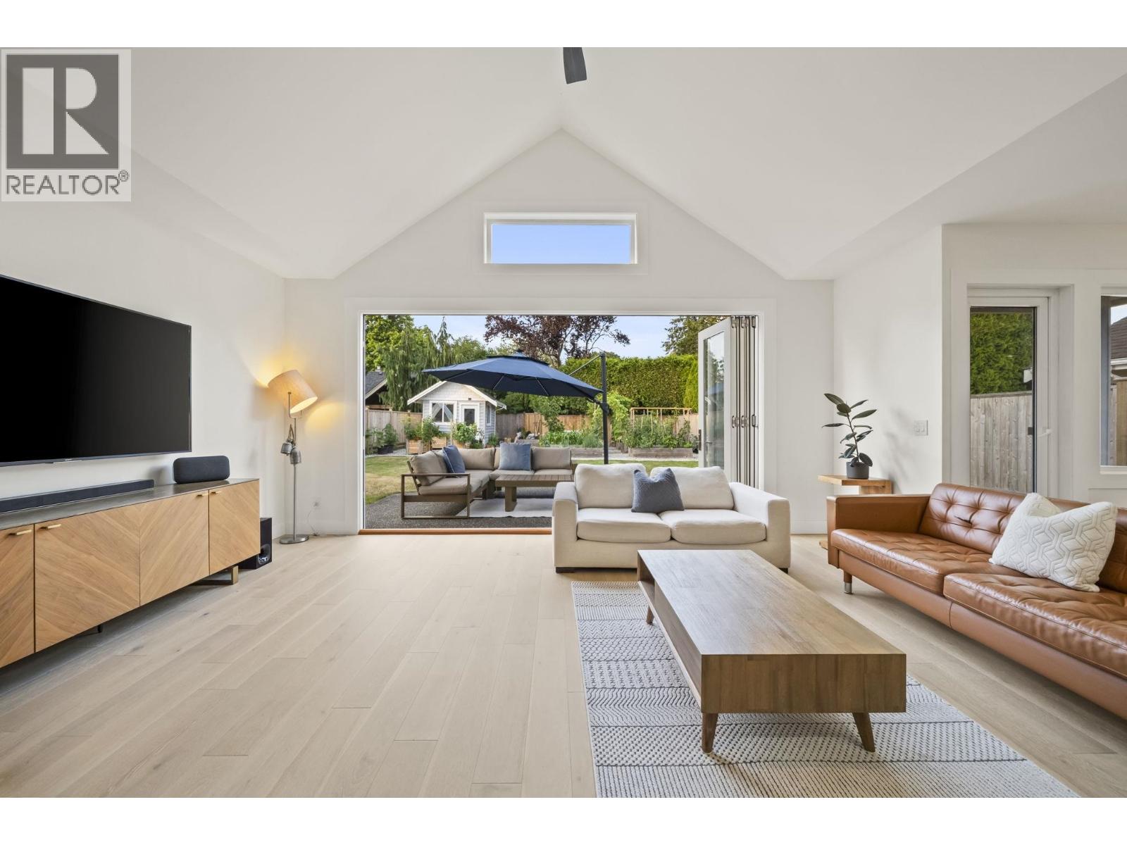5358 CRESCENT DRIVE