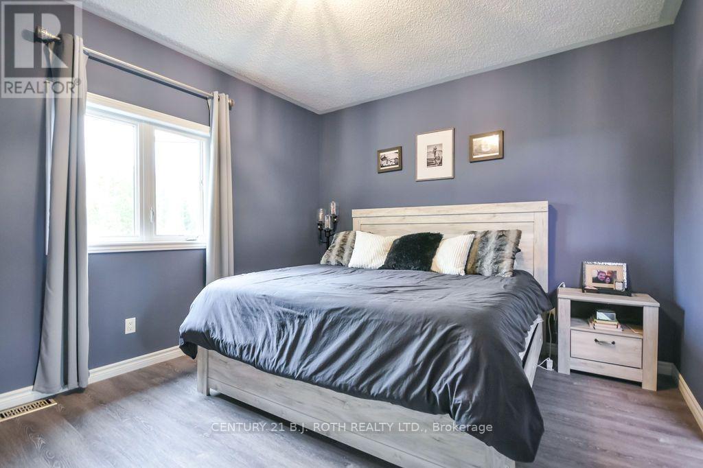 38 Beverly Street, Springwater, Ontario  L0L 1P0 - Photo 18 - S13855928