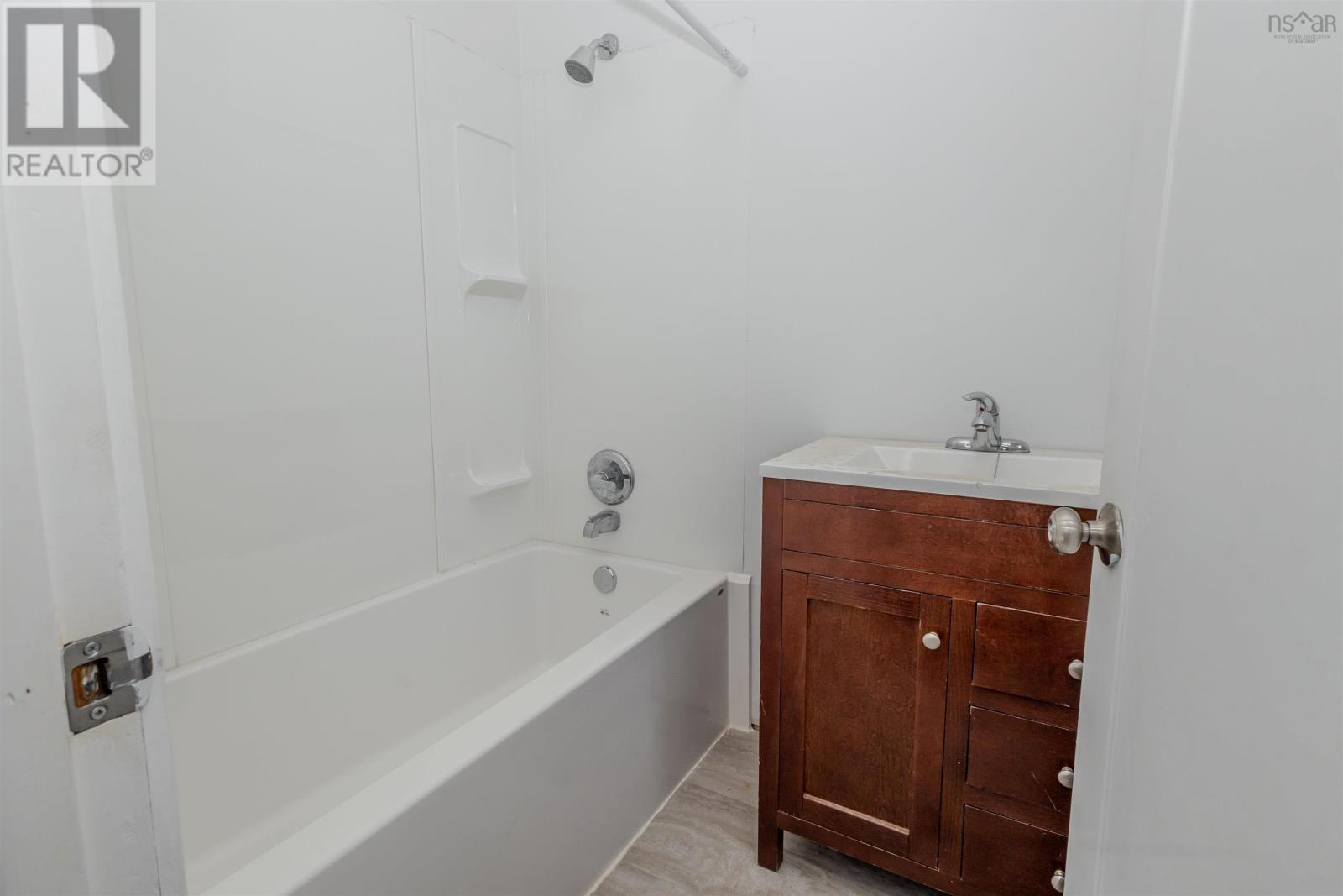 57 Catherine Street, Glace Bay, Nova Scotia  B1A 2J8 - Photo 29 - 202625002