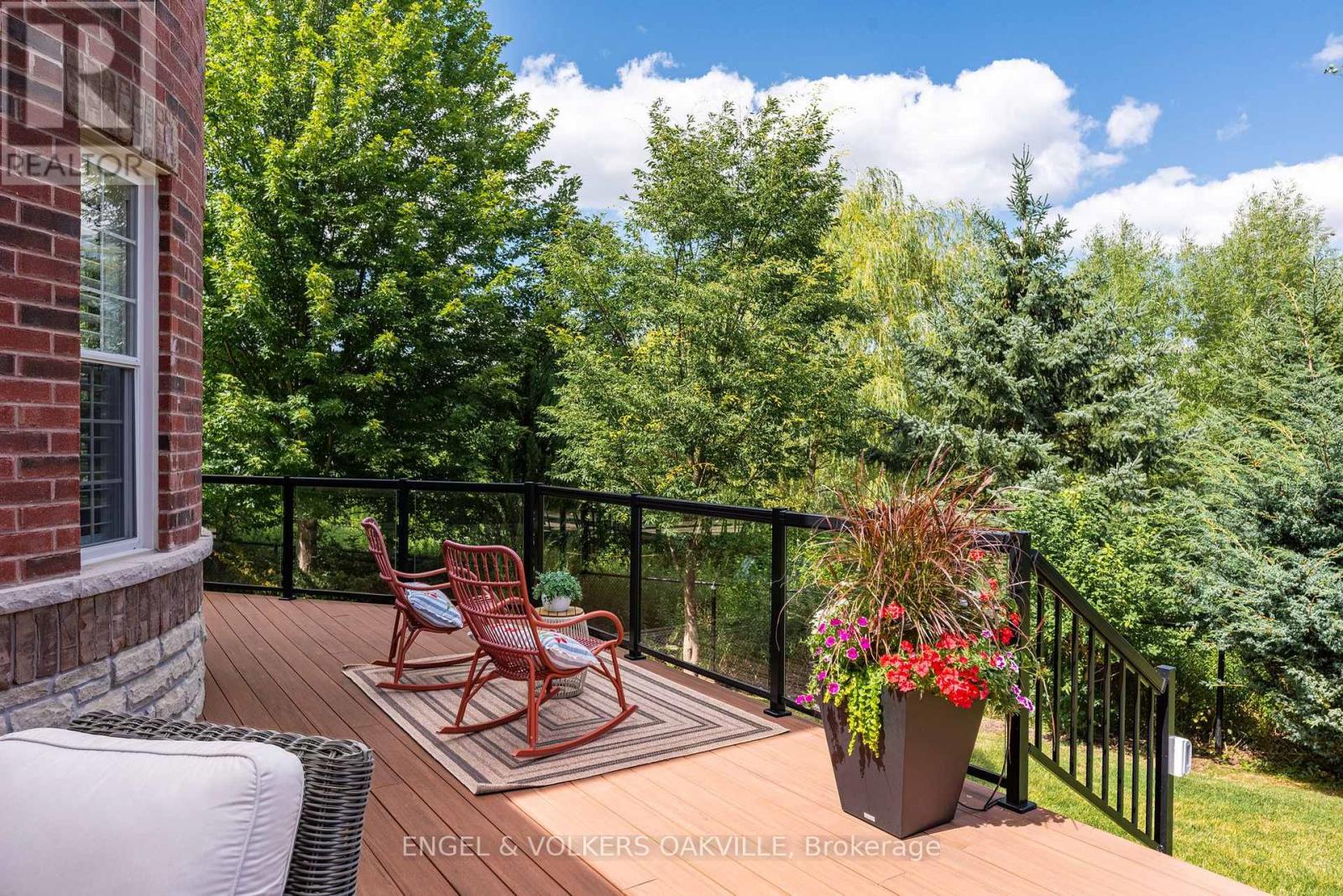 33 Barraclough Boulevard, Halton Hills, Ontario  L7G 0E8 - Photo 12 - W13855954