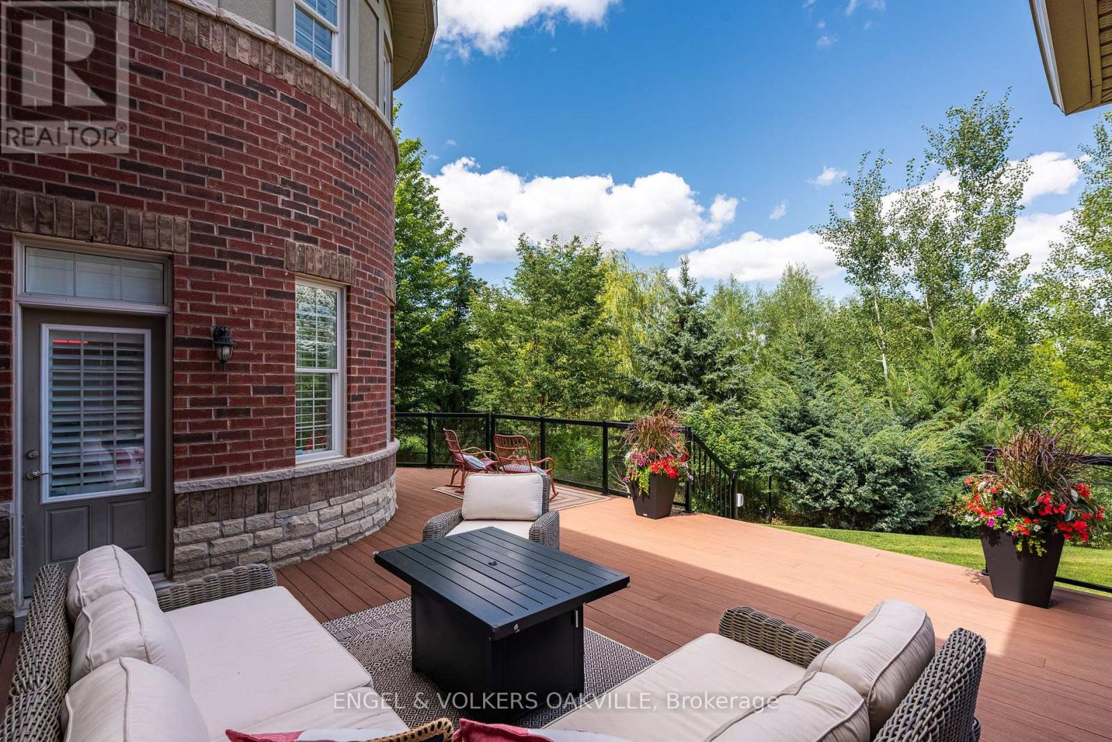 33 Barraclough Boulevard, Halton Hills, Ontario  L7G 0E8 - Photo 13 - W13855954