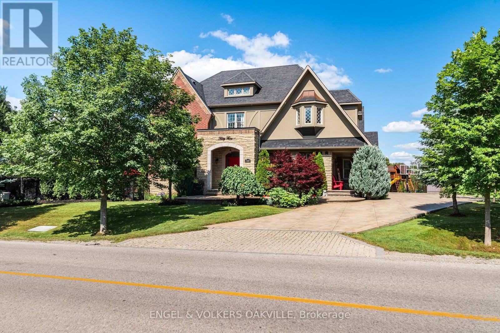 33 Barraclough Boulevard, Halton Hills, Ontario  L7G 0E8 - Photo 25 - W13855954