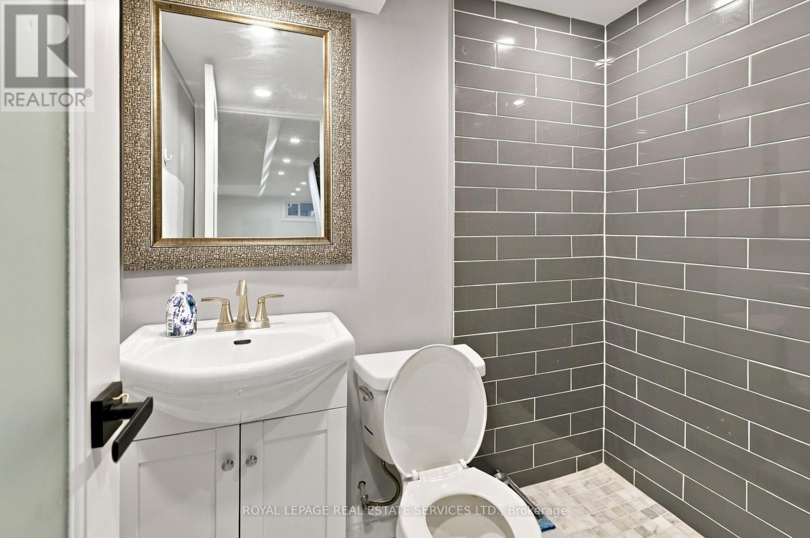 53 - 400 Mississauga Valley Boulevard, Mississauga, Ontario  L5A 3N6 - Photo 39 - W13855960