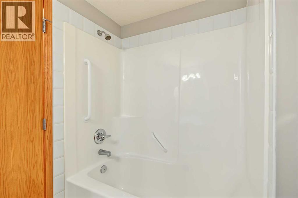 209, 15 Everstone Drive Sw, Calgary, Alberta T2Y 5B5 - Photo 22 - A2349145