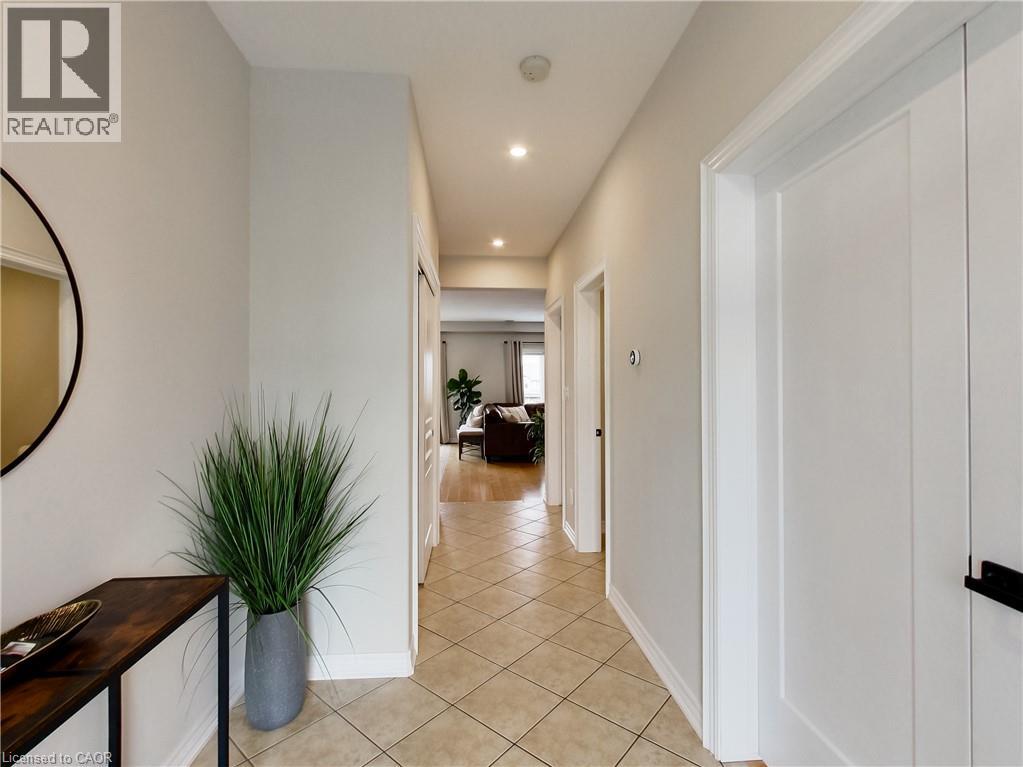 4007 Bush Crescent, Beamsville, Ontario  L3J 0H1 - Photo 3 - 40868548