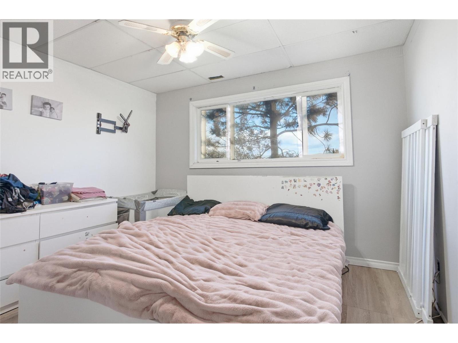 1202 CRESTWOOD Drive