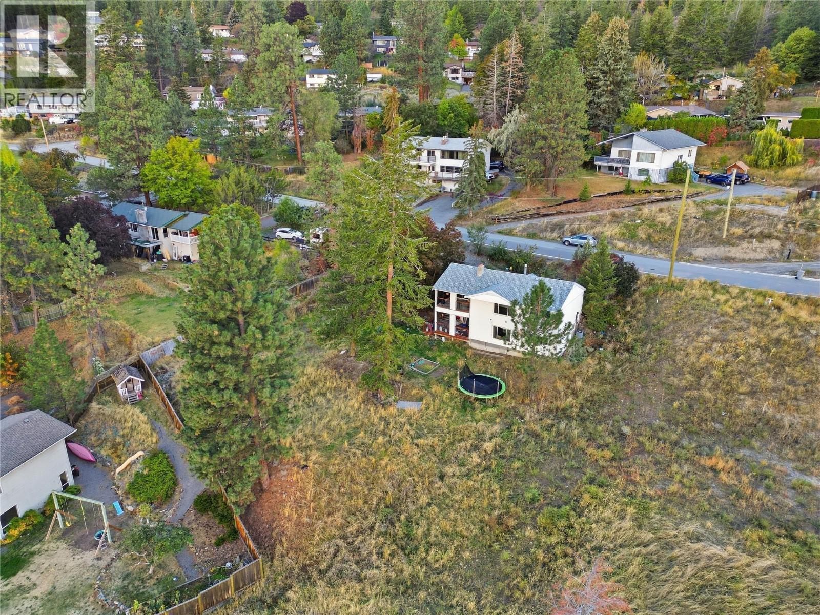 1202 CRESTWOOD Drive