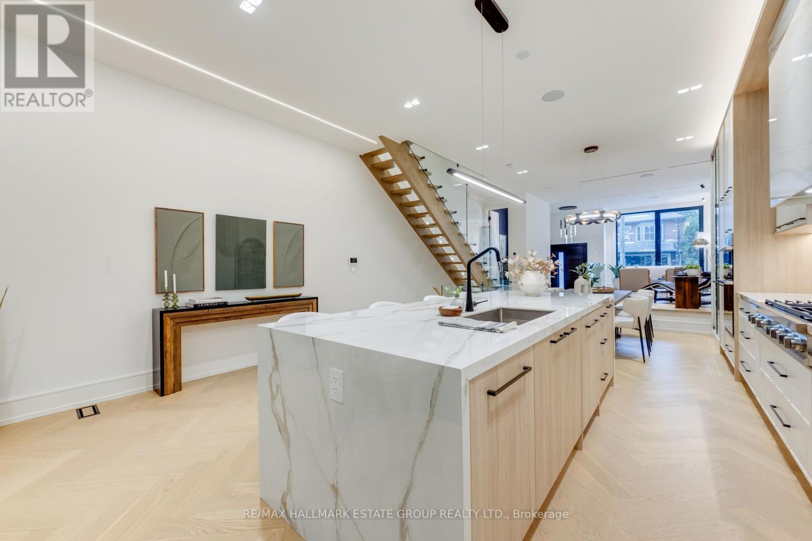 10 Wheeler Avenue, Toronto, Ontario  M4L 3V2 - Photo 8 - E13854948
