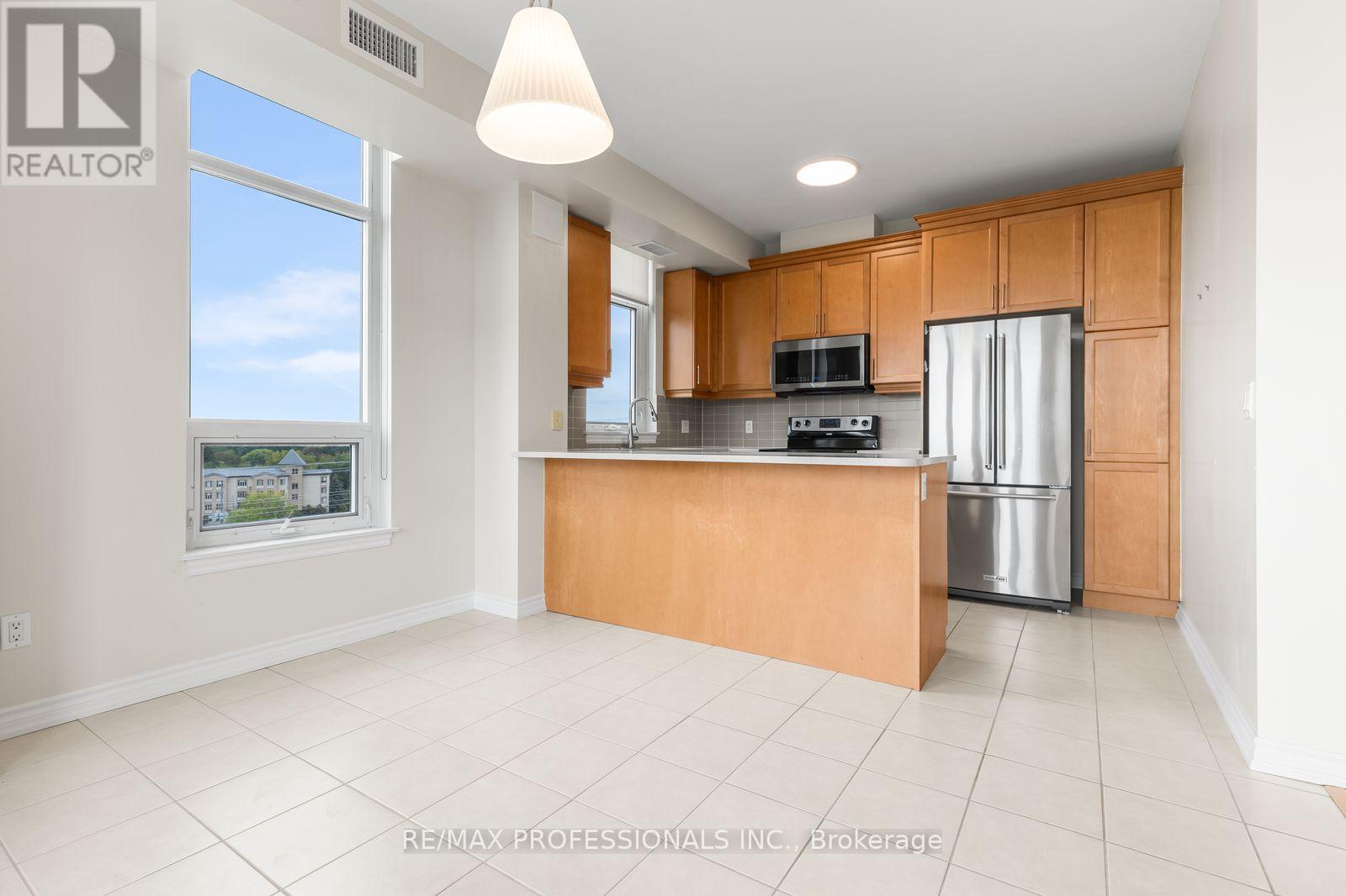 816 - 1135 Royal York Road, Toronto, Ontario  M9A 0C3 - Photo 4 - W13848398