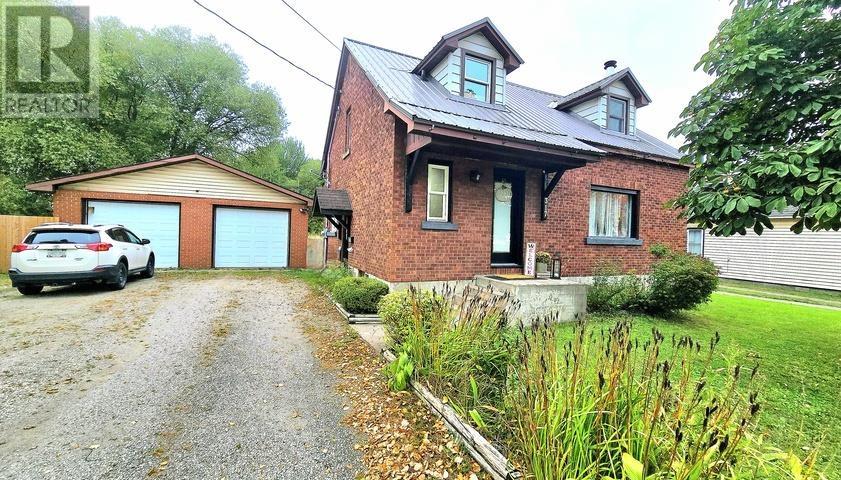 317 Goulais Ave, Sault Ste. Marie, Ontario  P6C 5A3 - Photo 2 - SM262735