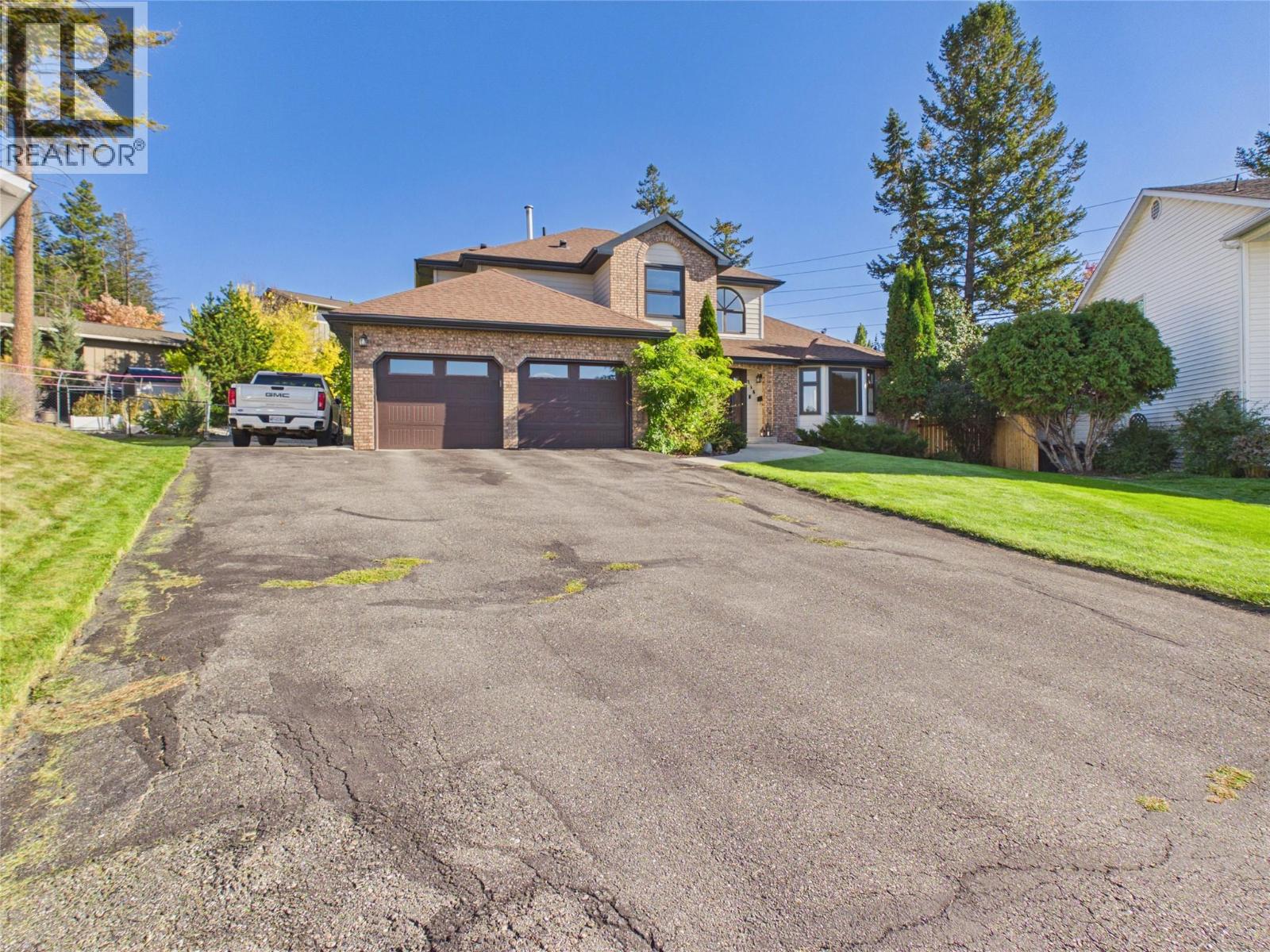 216 31st Avenue S, Cranbrook, British Columbia  V1C 5W5 - Photo 2 - 10402541