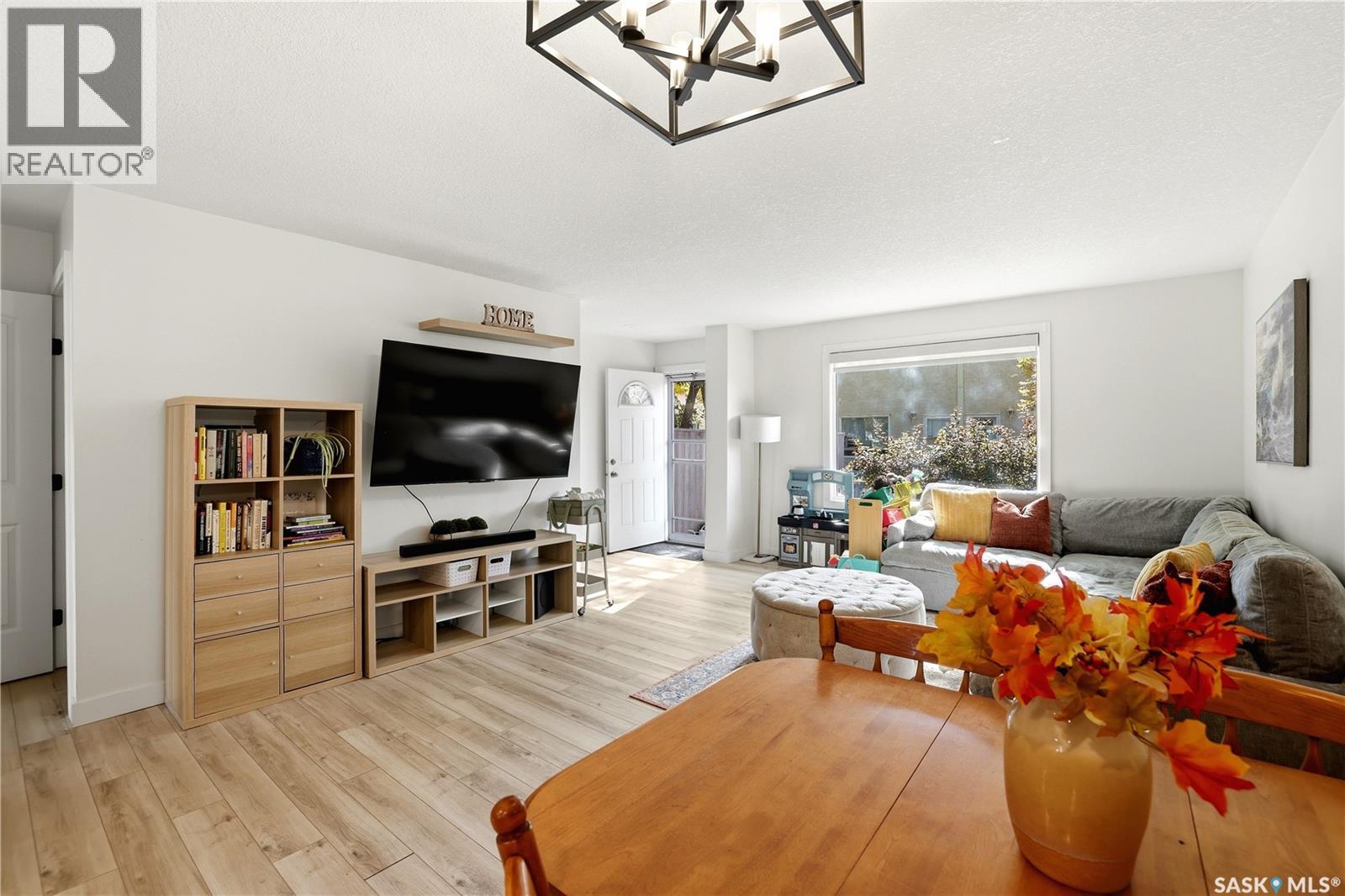 33 Ryan Road, Regina, Saskatchewan  S4S 6X9 - Photo 12 - SK050236
