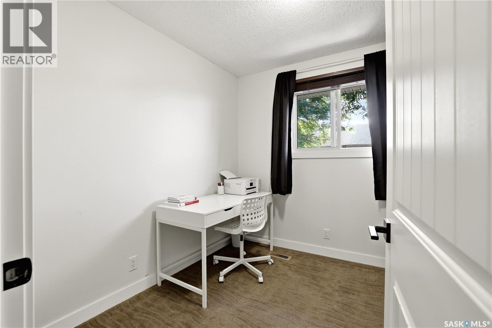 33 Ryan Road, Regina, Saskatchewan  S4S 6X9 - Photo 23 - SK050236