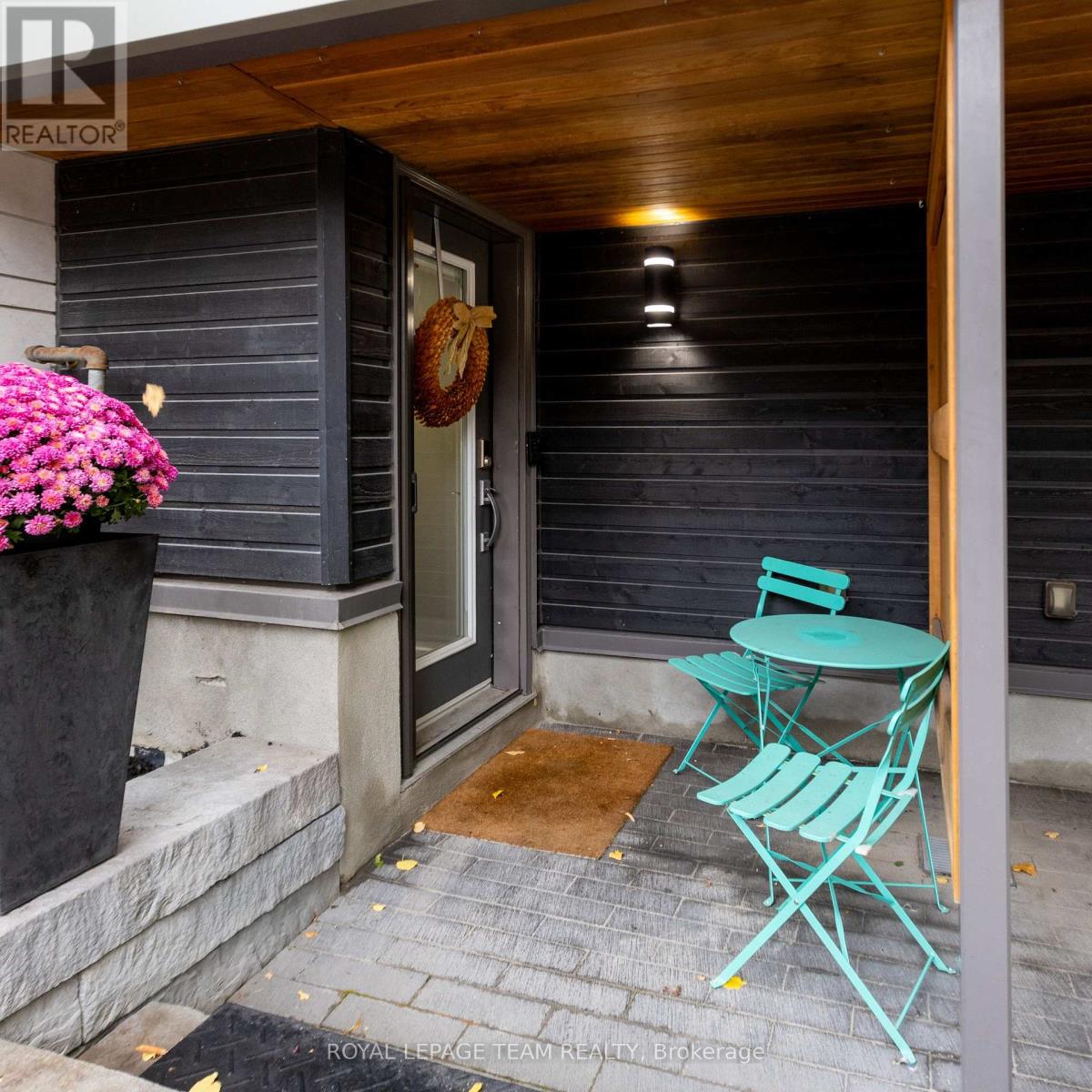110 Greenfield Avenue, Ottawa, Ontario K1S 5H7 - Photo 3 - X13856292