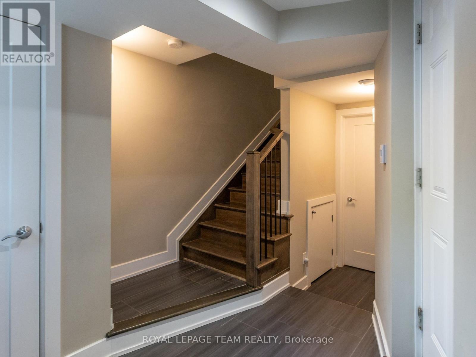 110 Greenfield Avenue, Ottawa, Ontario K1S 5H7 - Photo 4 - X13856292