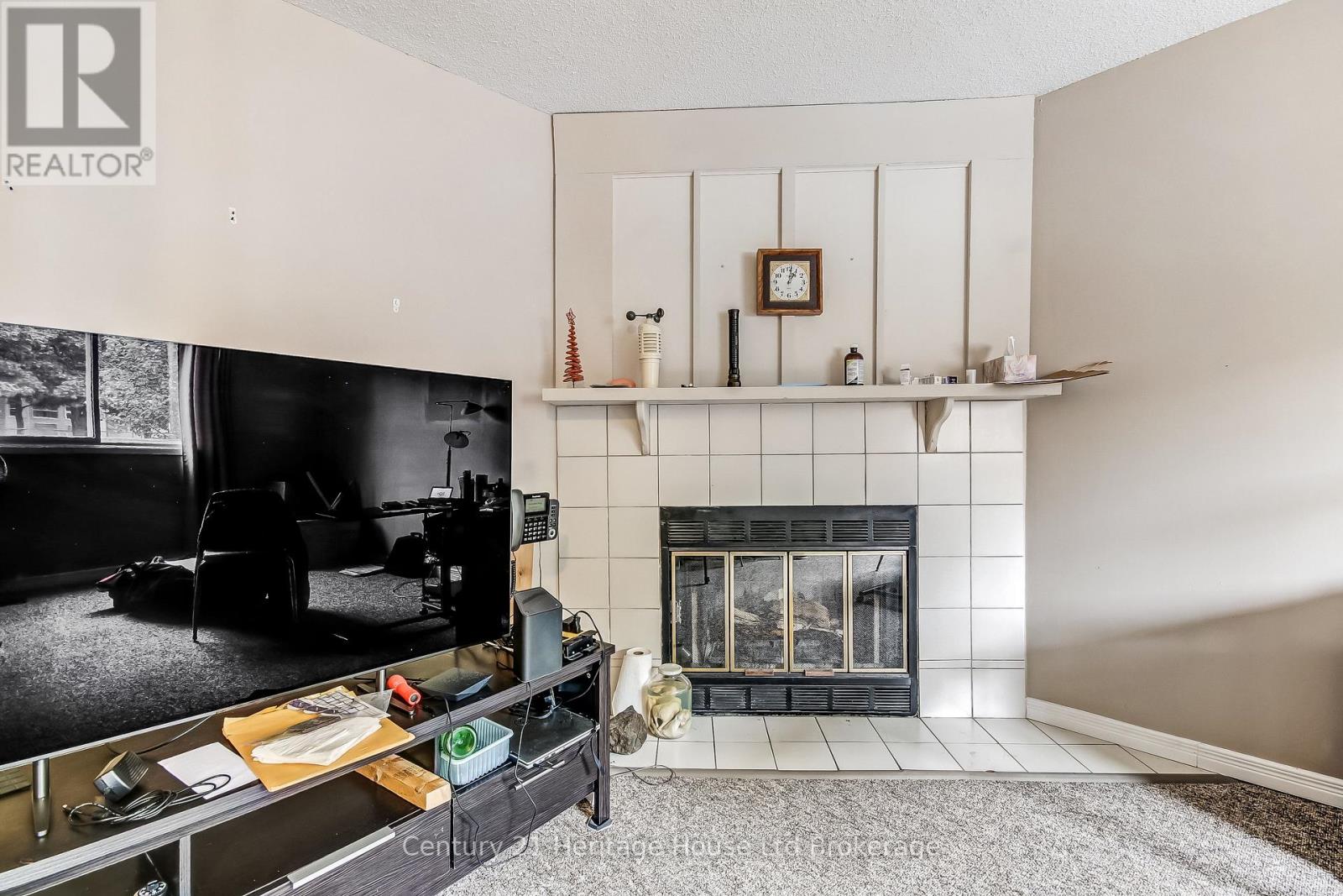 37 - 455 Springbank Avenue N, Woodstock, Ontario N4T 1R1 - Photo 2 - X13856032