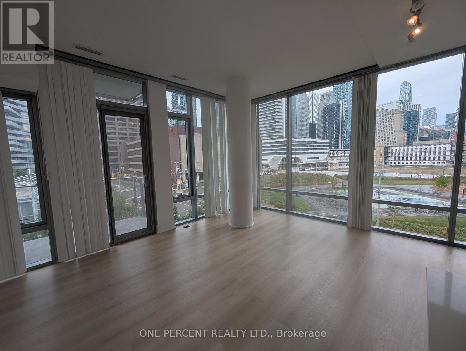 441 - 39 QUEENS QUAY E