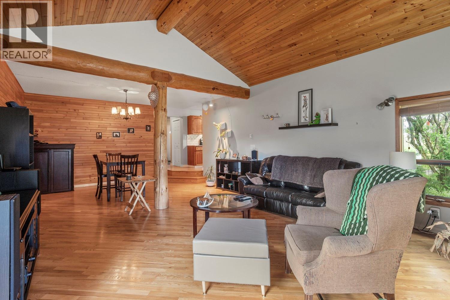 950 Hagey Road Lister British Columbia Canada V0B1C1 4