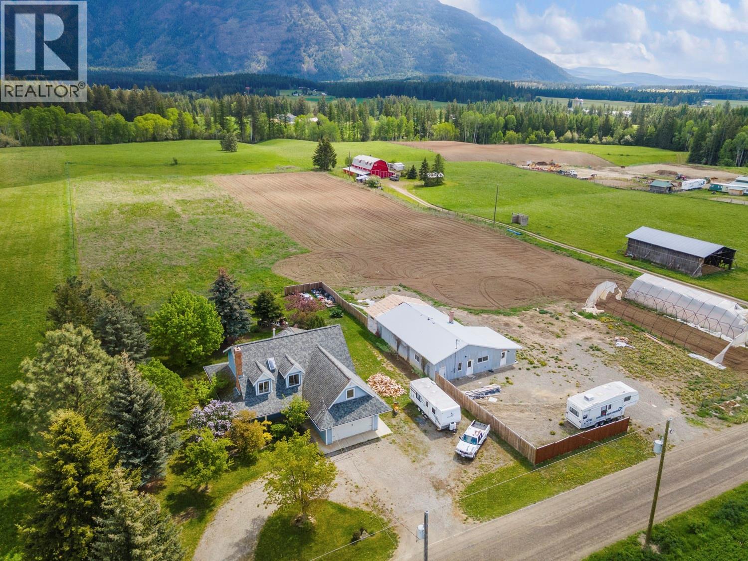 950 Hagey Road Lister British Columbia Canada V0B1C1 2