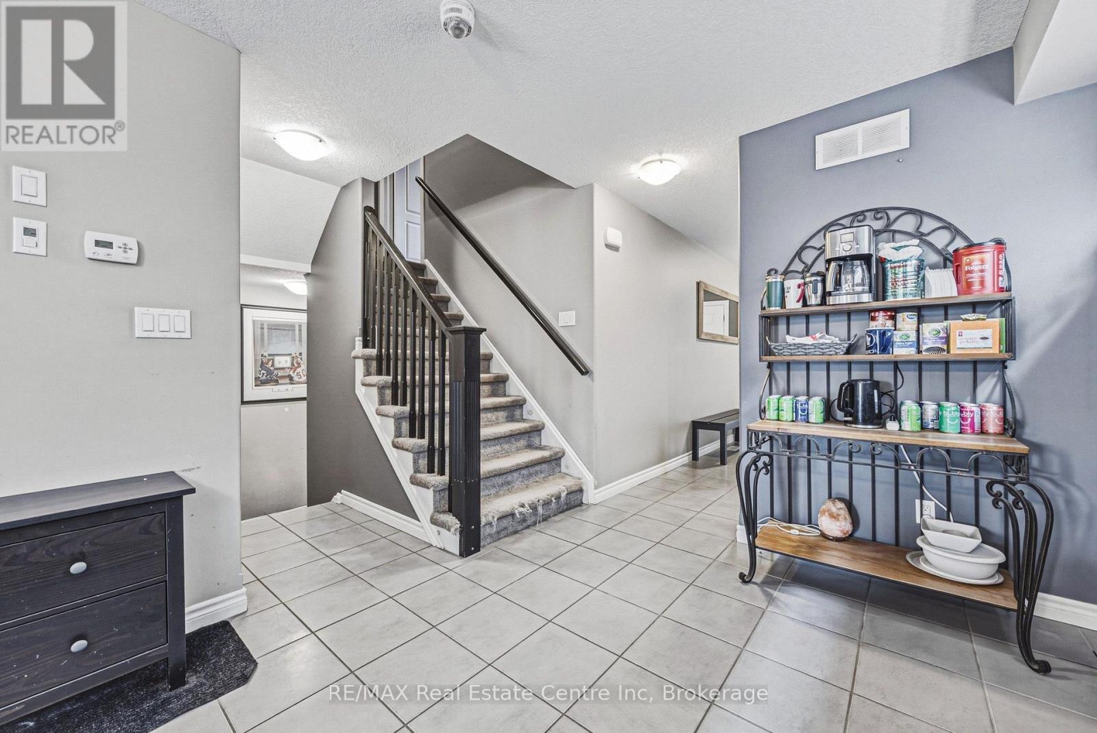 93 Couling Crescent, Guelph, Ontario  N1E 0J8 - Photo 8 - X13856128