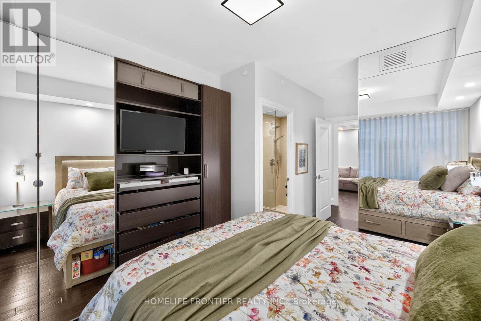 706 - 2 Old Mill Drive, Toronto, Ontario  M6S 0A2 - Photo 12 - W13853874