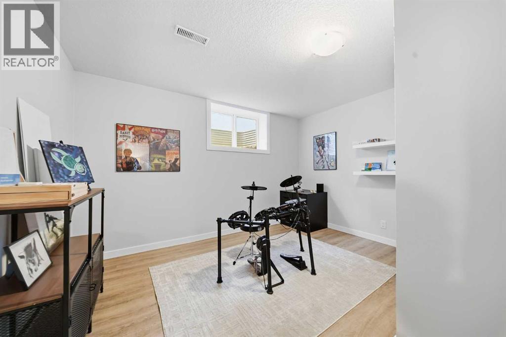 528 Willacy Drive Se, Calgary, Alberta  T2J 2C4 - Photo 35 - A2349105
