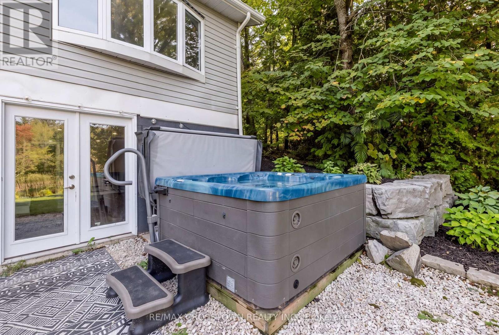 4454 Rosalyn Drive, Severn, Ontario  L0K 2B0 - Photo 11 - S13856260