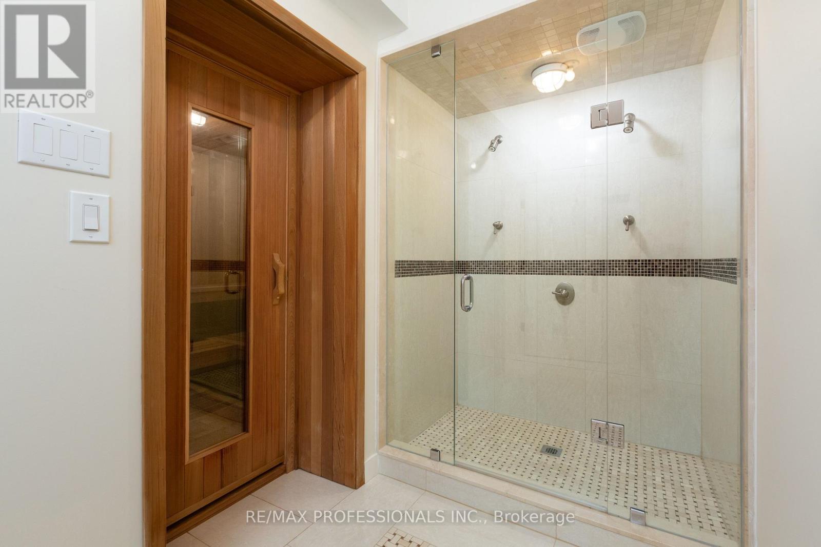 18 Hillcroft Drive, Toronto, Ontario  M9B 4X5 - Photo 37 - W13856084