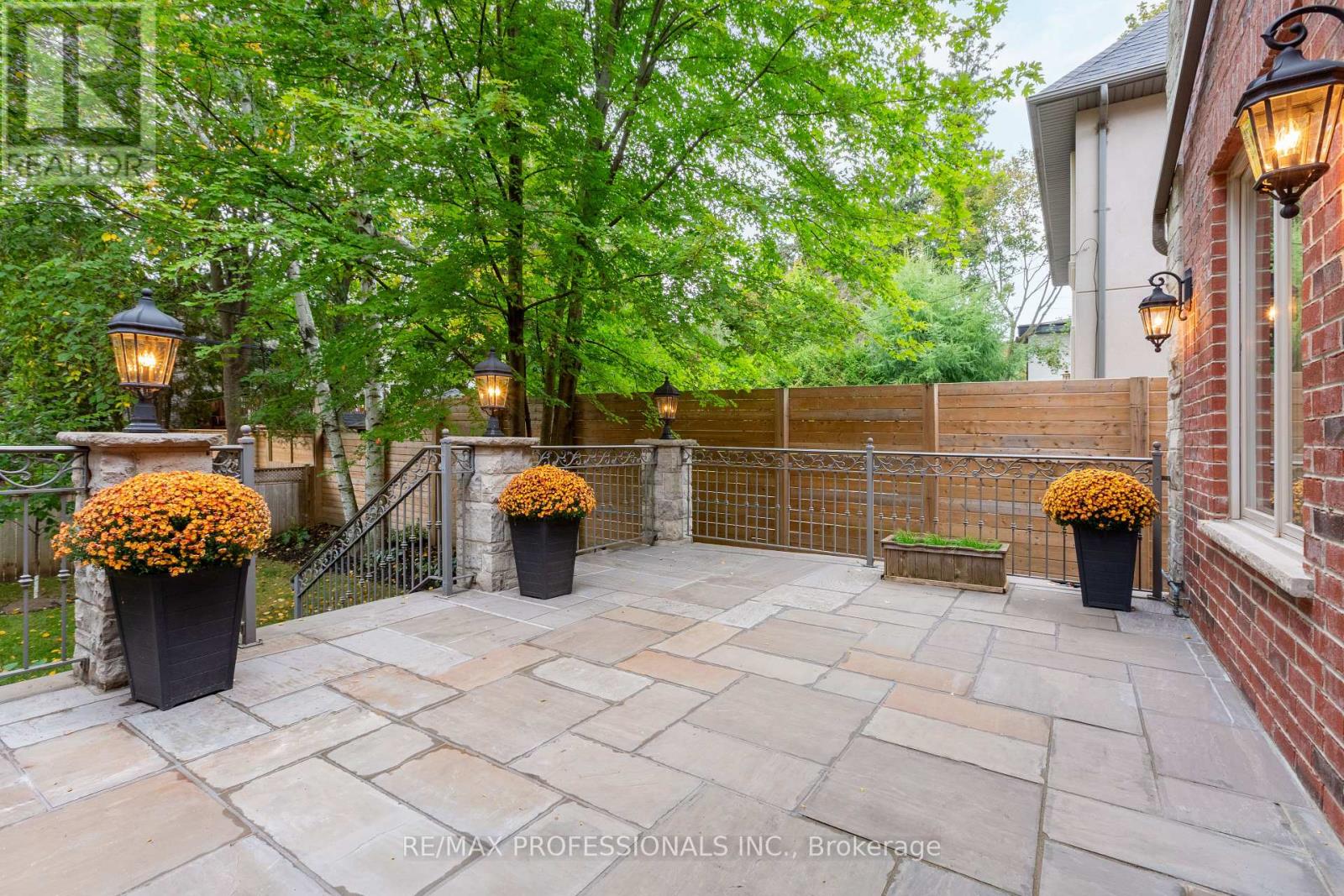 18 Hillcroft Drive, Toronto, Ontario  M9B 4X5 - Photo 41 - W13856084