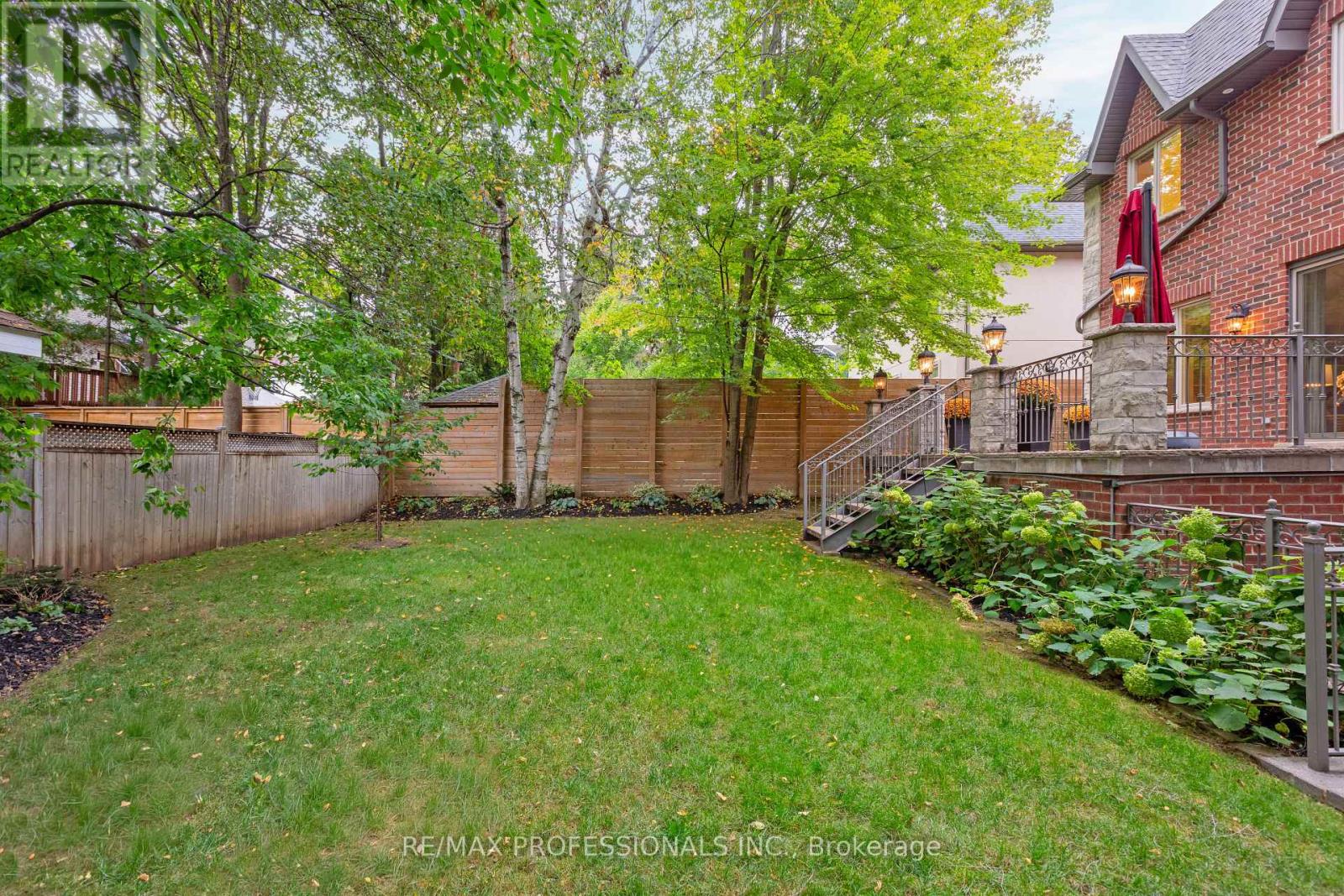 18 Hillcroft Drive, Toronto, Ontario  M9B 4X5 - Photo 43 - W13856084