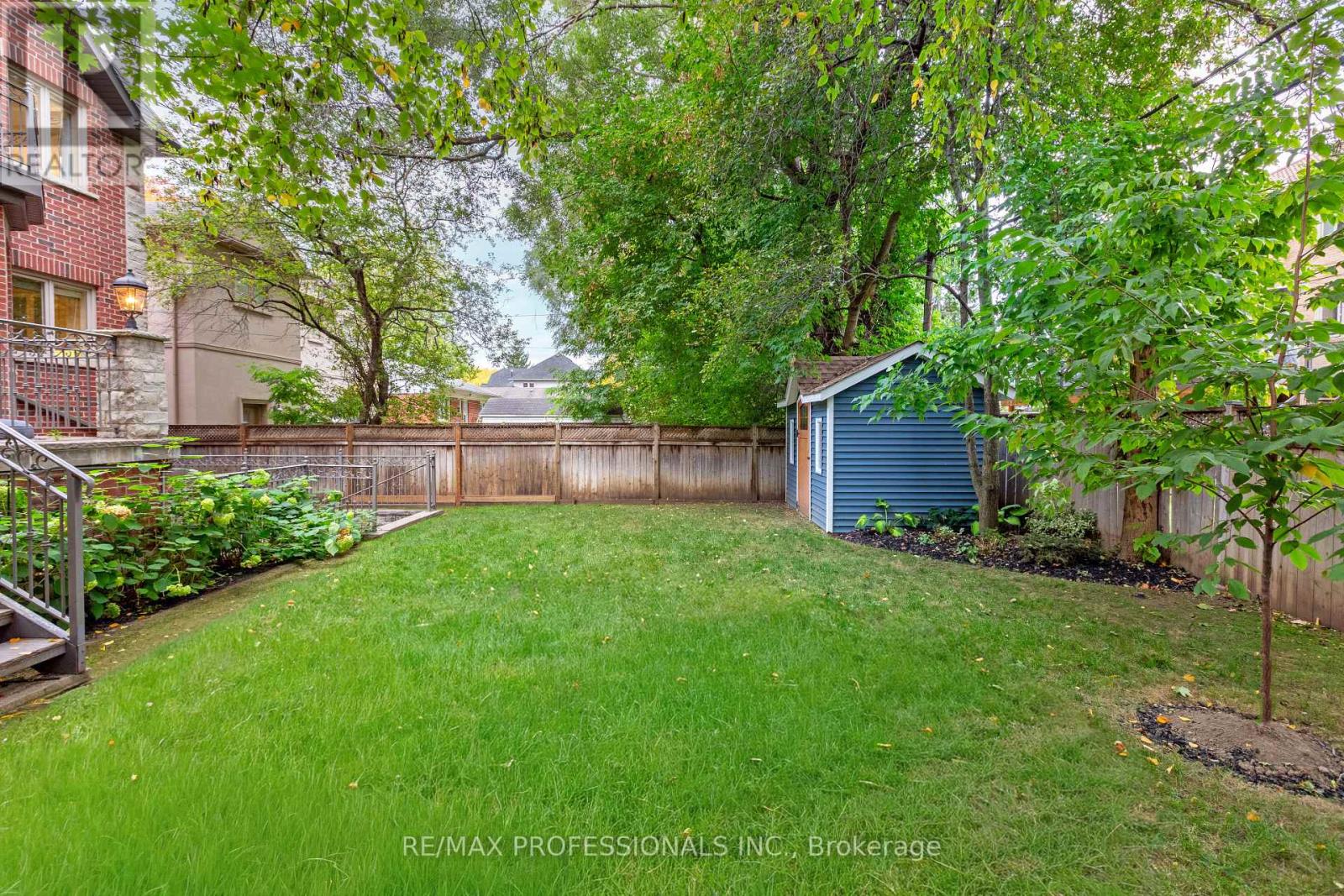 18 Hillcroft Drive, Toronto, Ontario  M9B 4X5 - Photo 44 - W13856084