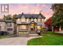 18 HILLCROFT DRIVE, Toronto, Ontario