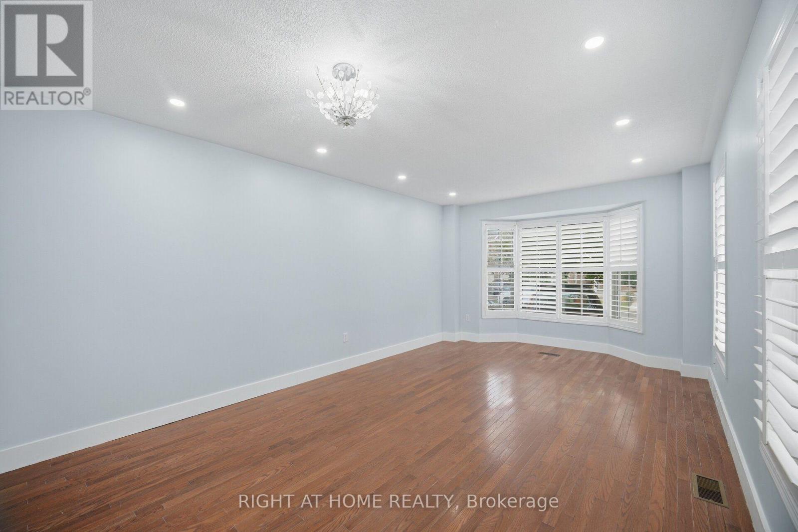 355 Brisdale Drive, Brampton, Ontario  L7Z 3M6 - Photo 9 - W13856124