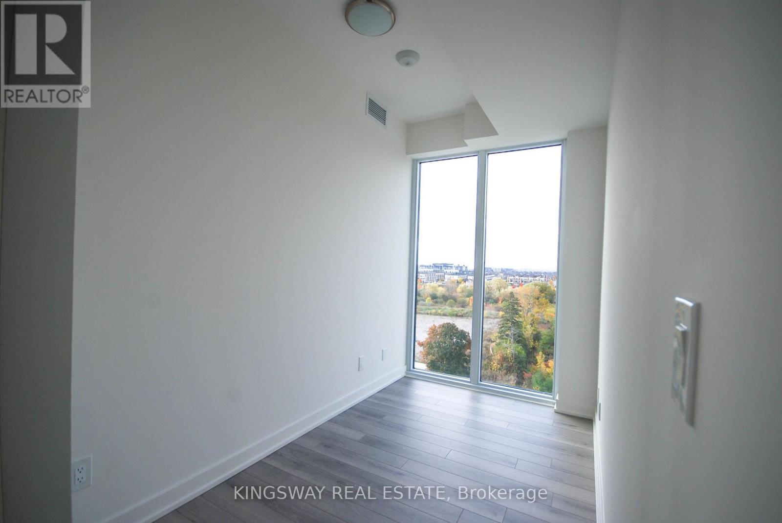 708 - 3071 Trafalgar Road, Oakville, Ontario  L6H 8C6 - Photo 4 - W13856170