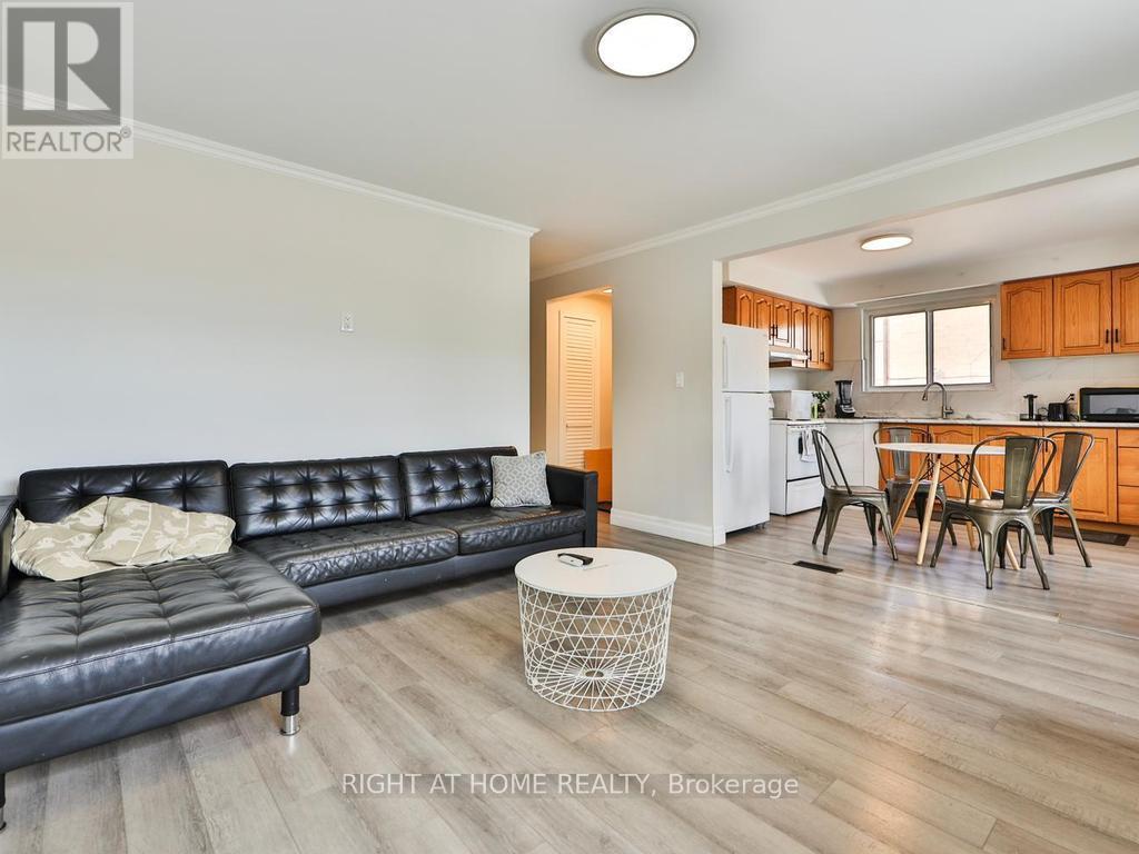 3174 Weston Road, Toronto, Ontario  M9M 2T6 - Photo 4 - W13856186
