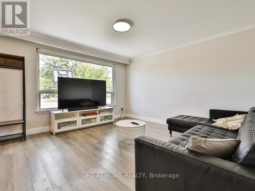 3174 Weston Road, Toronto, Ontario  M9M 2T6 - Photo 6 - W13856186