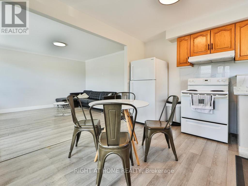 3174 Weston Road, Toronto, Ontario  M9M 2T6 - Photo 9 - W13856186