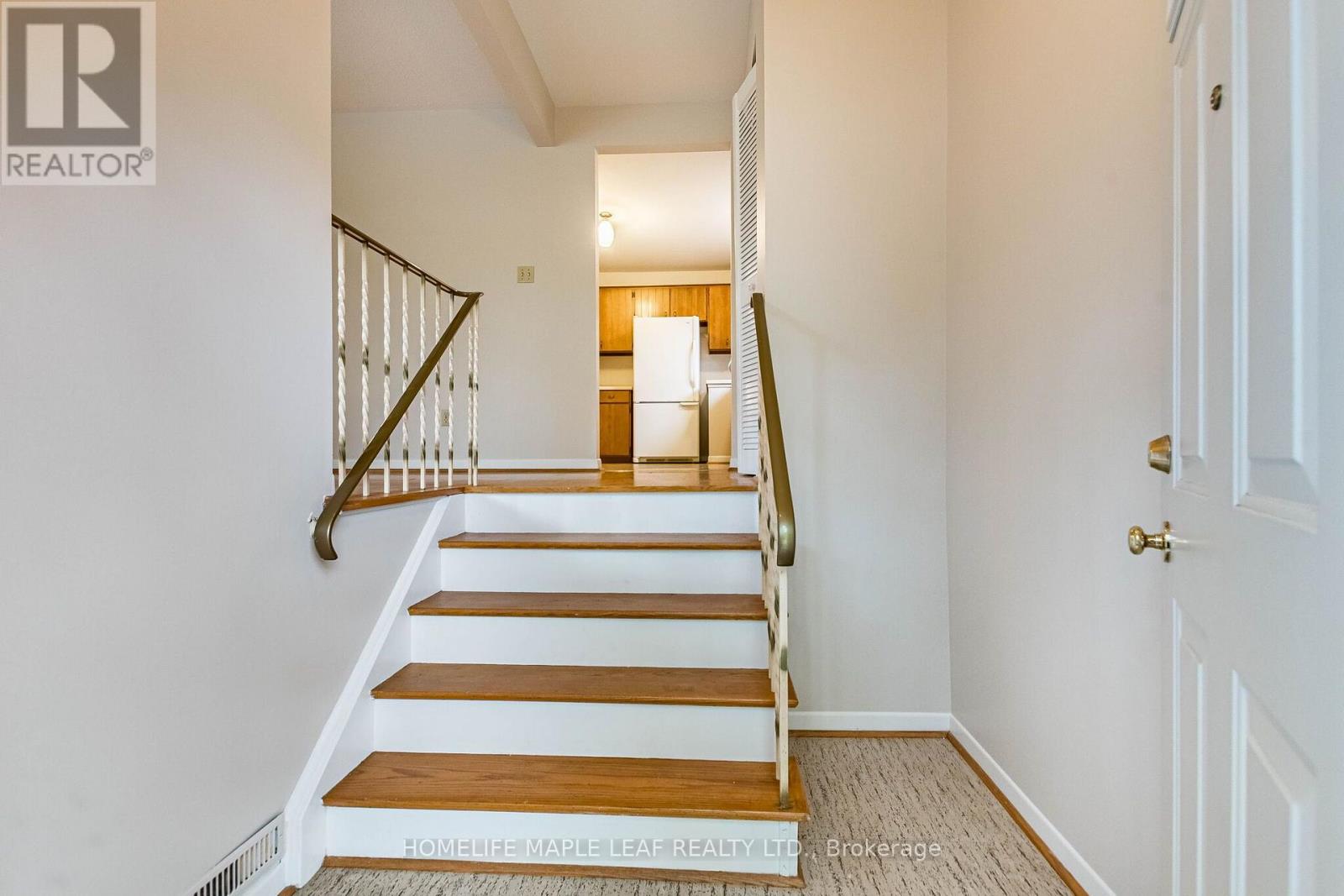 16 Zealand Road, Toronto, Ontario  M9R 3W4 - Photo 4 - W13856212