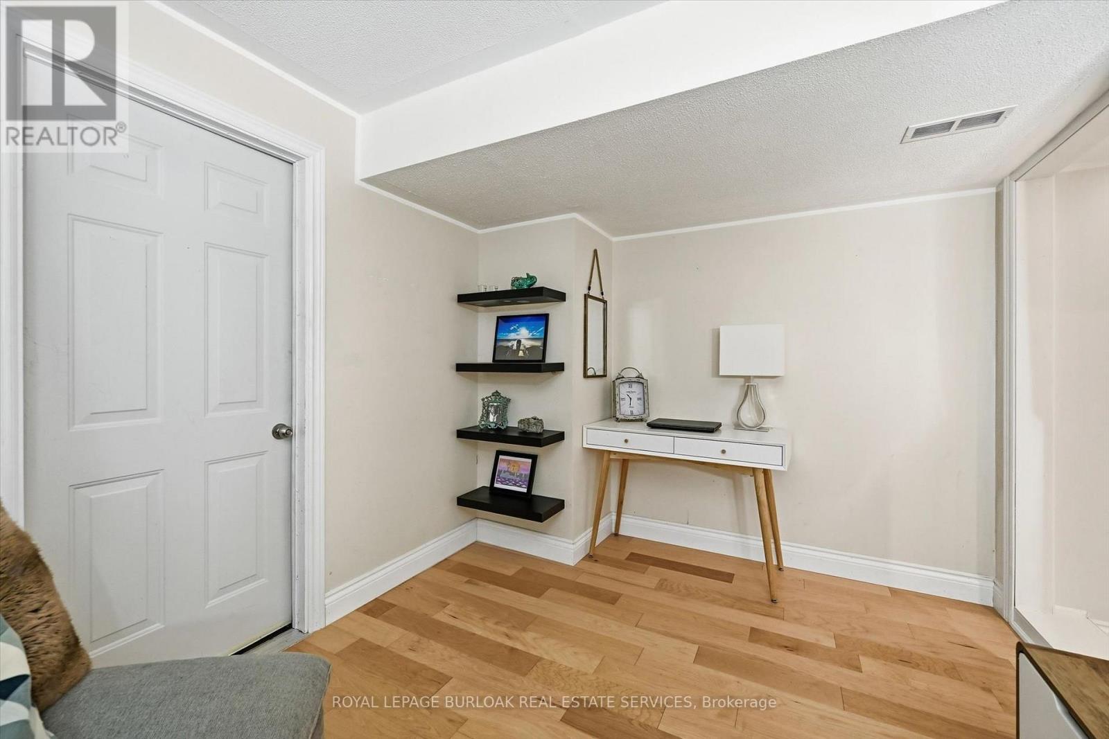 5474 Schueller Crescent, Burlington, Ontario  L7L 3T2 - Photo 37 - W13856224