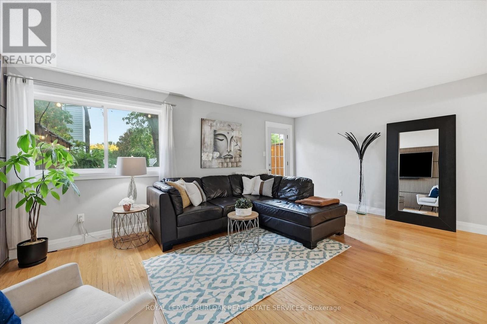 5474 Schueller Crescent, Burlington, Ontario  L7L 3T2 - Photo 7 - W13856224