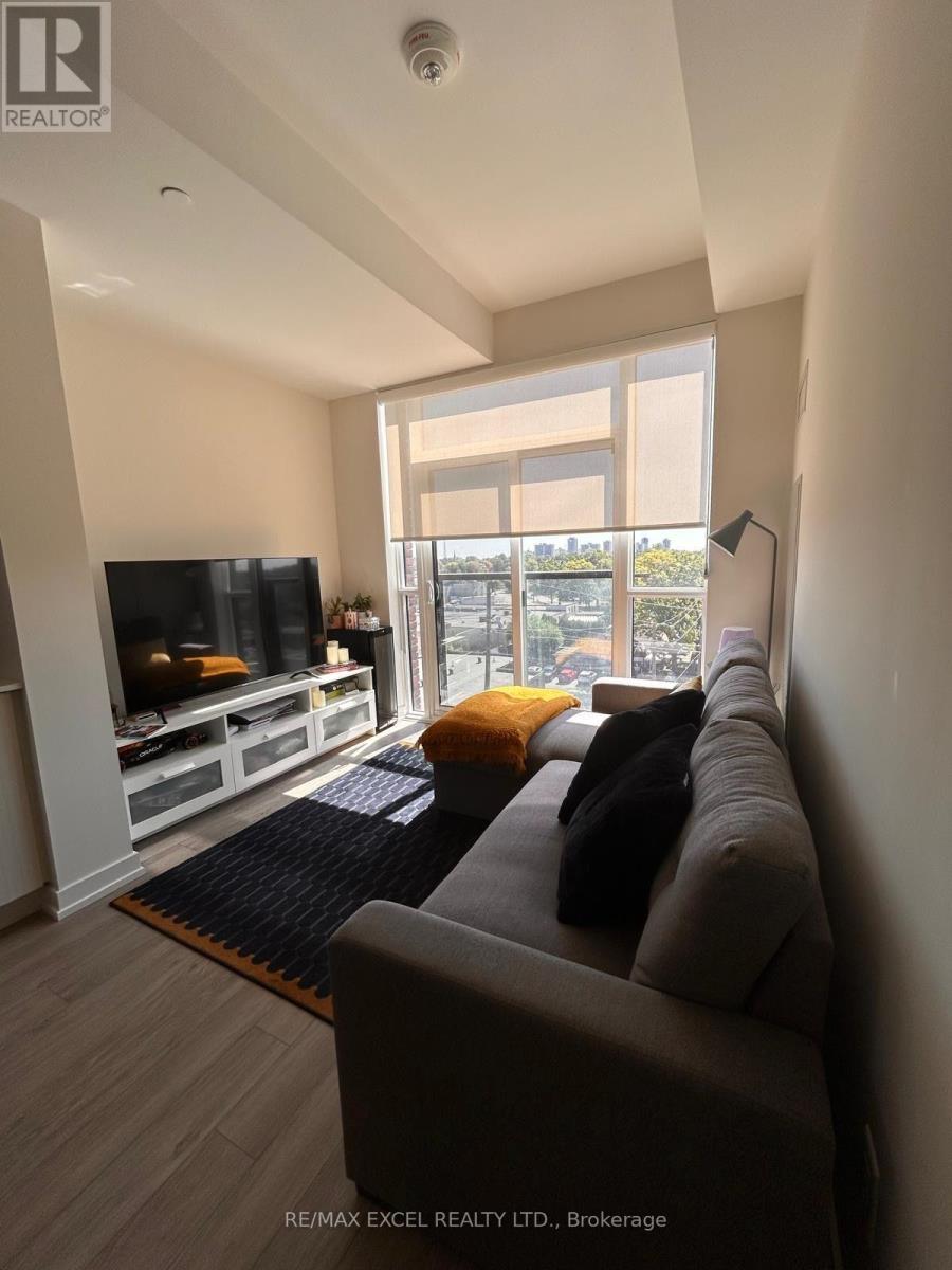 606 - 2300 St. Clair Avenue W, Toronto, Ontario  M6N 0B3 - Photo 4 - W13856232