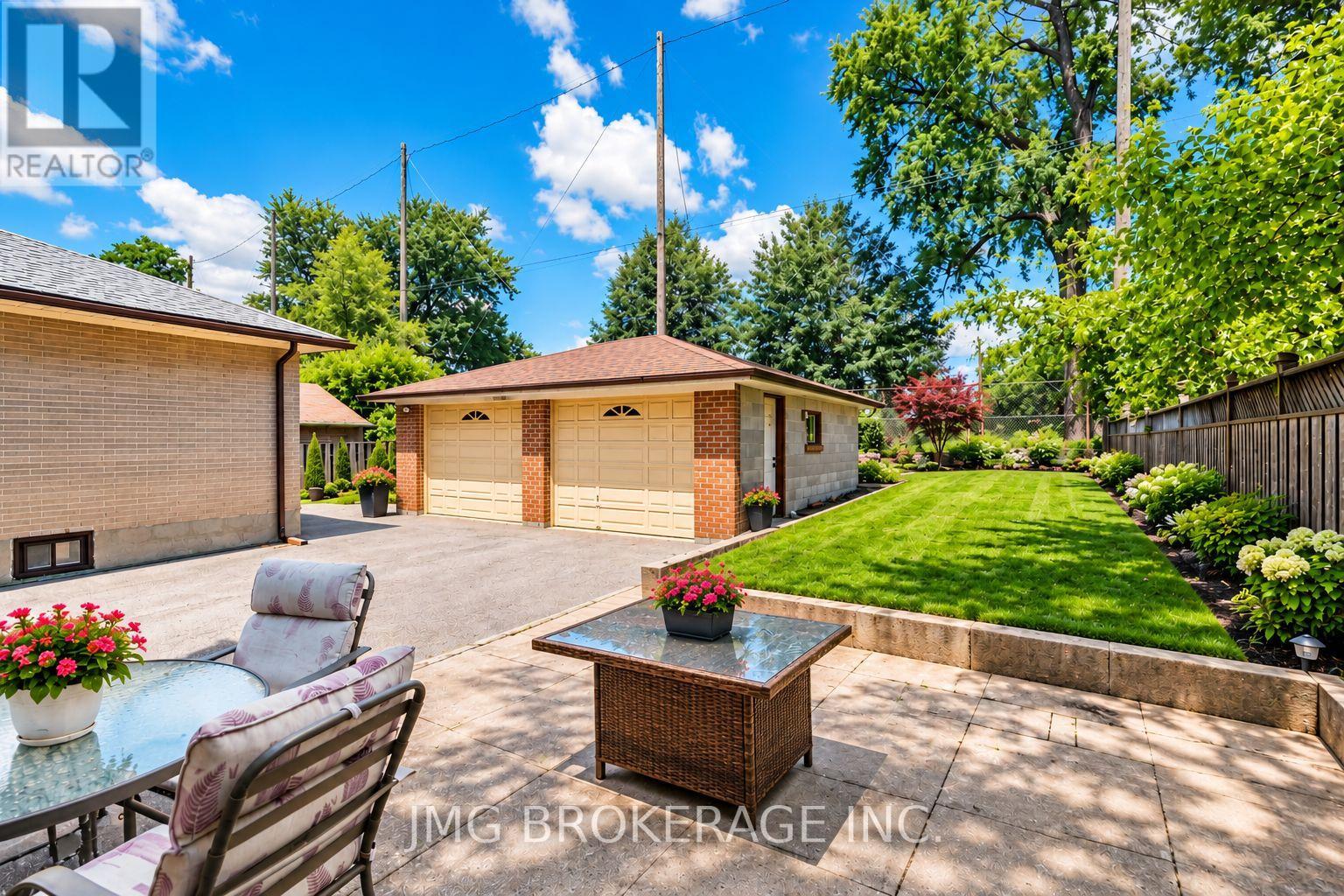 53 Foxrun Avenue, Toronto, Ontario  M3L 1L9 - Photo 3 - W13856298