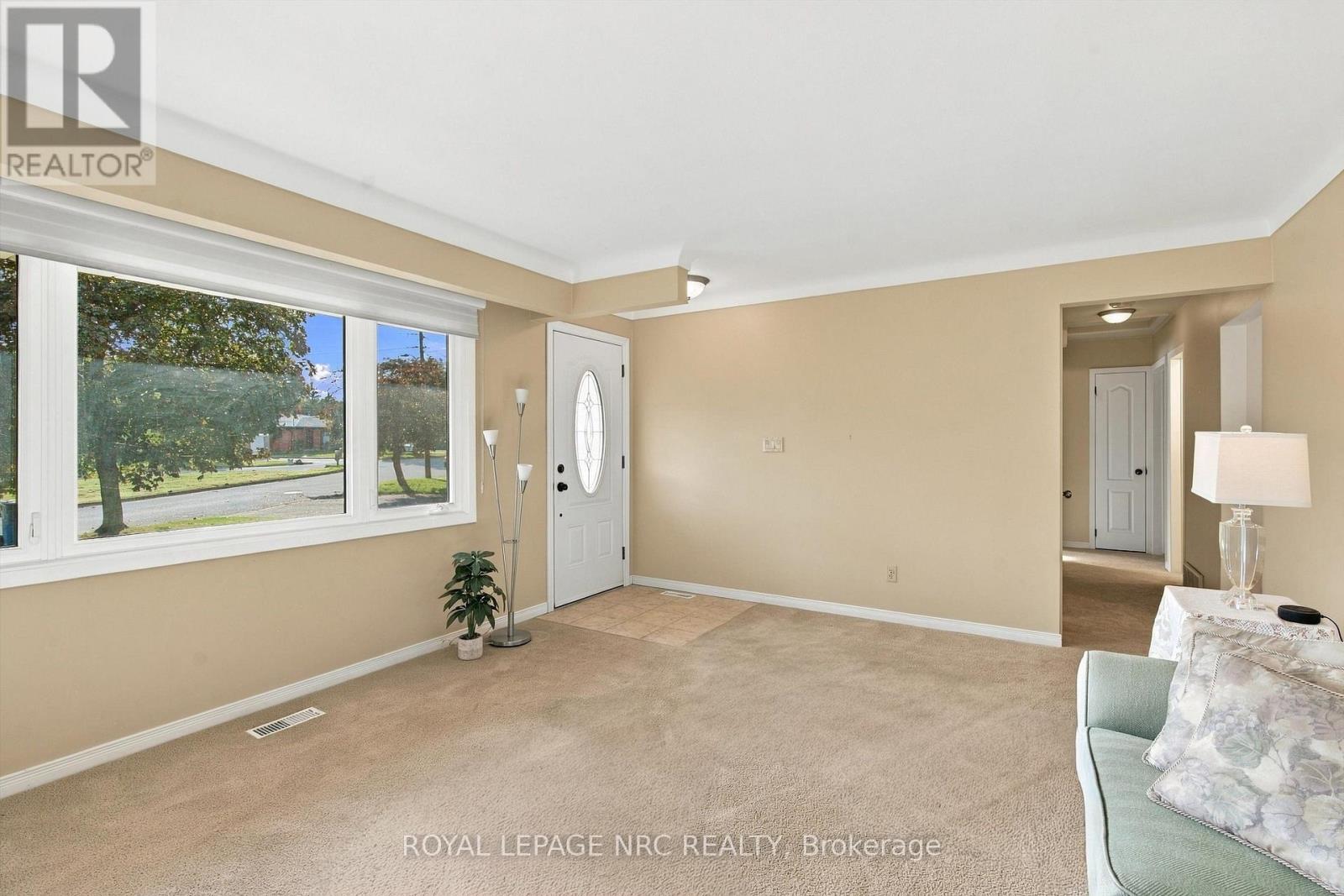 13 Hardwood Grove, St. Catharines, Ontario  L2P 1K3 - Photo 7 - X13846836