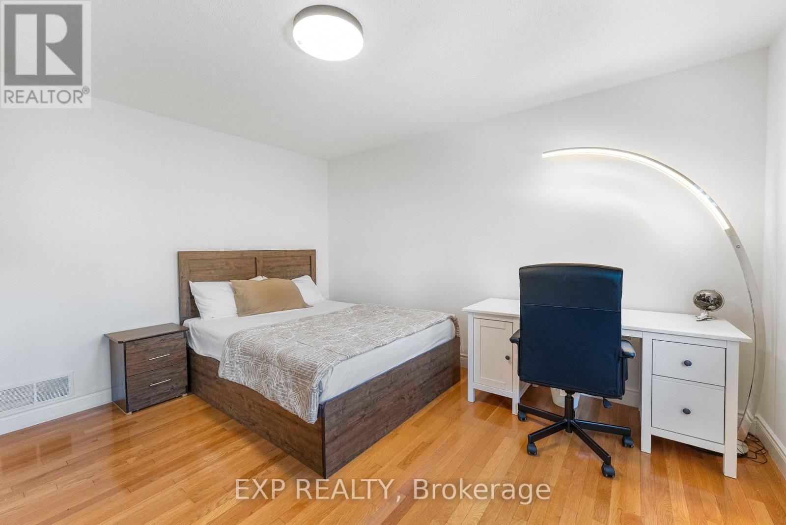 577 Waterton Drive, Waterloo, Ontario  N2V 2K5 - Photo 25 - X13856272