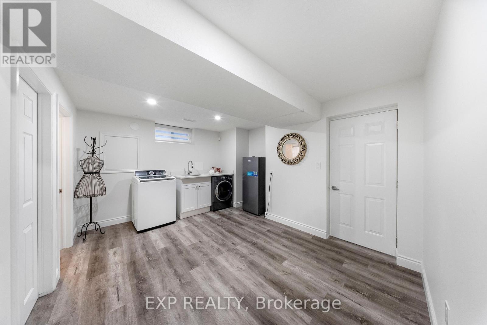 577 Waterton Drive, Waterloo, Ontario  N2V 2K5 - Photo 41 - X13856272
