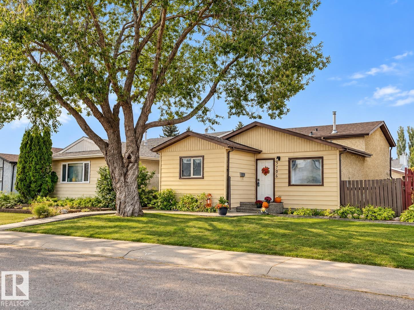 3706 41 Av NW, Edmonton, Alberta  T6L 5M2 - Photo 1 - E4499922