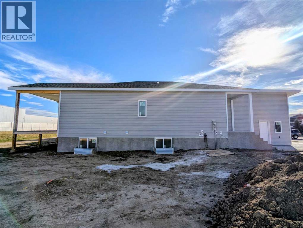 324 Somerside Road SE Medicine Hat Alberta Canada T1B0R2 5