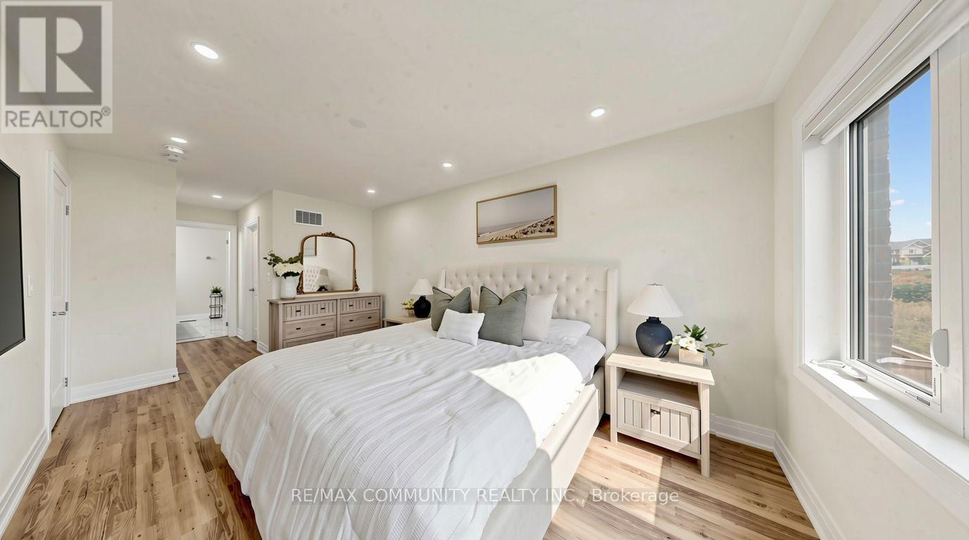 1034 Skyridge Boulevard, Pickering, Ontario  L1X 0G5 - Photo 19 - E13854882