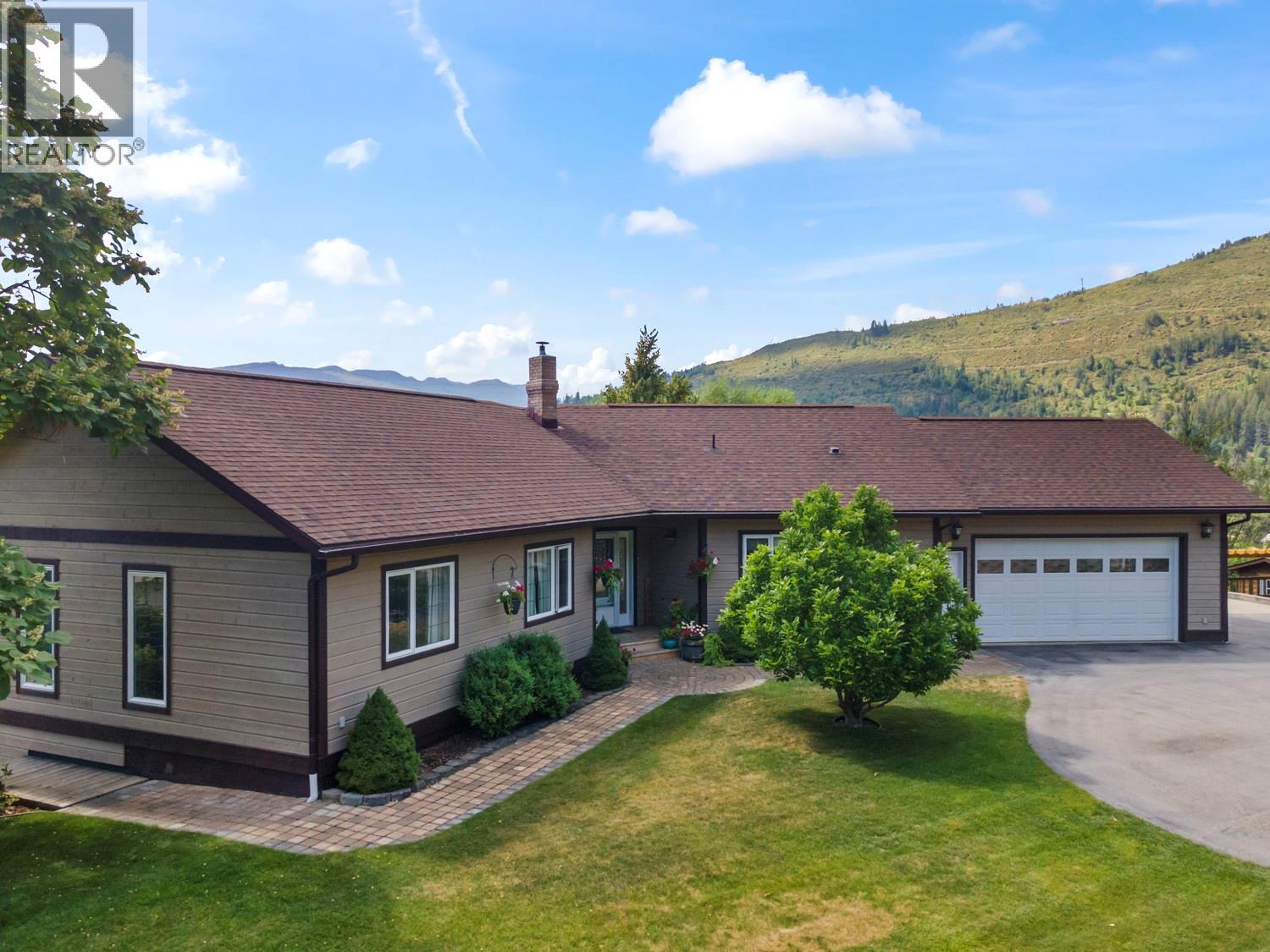 5253 ELSIE HOLMES Road Wynndel British Columbia Canada V0B2N1 3
